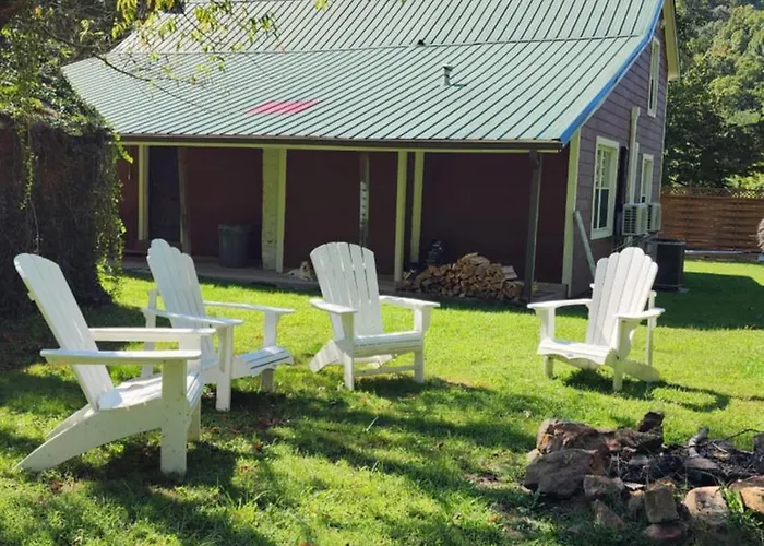 Red River Gorge Farmhouse 50 Acres